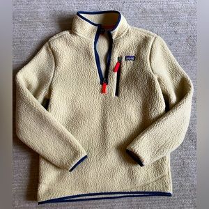 Patagonia pullover fleece size youth XL/14. Also fits Women’s XS.